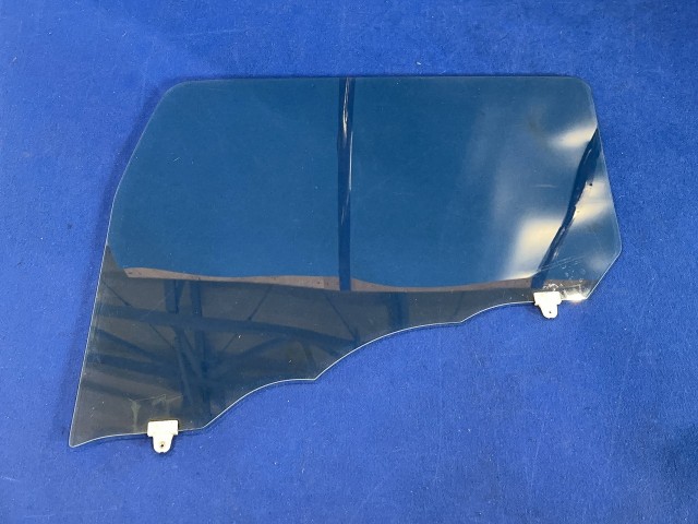 【中古】中古部品 アトラス SZ2F24 右ﾌﾛﾝﾄﾄﾞｱｶﾞﾗｽ 【3310590000-202602000113130】｜e-cleマート