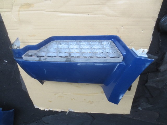 【中古】中古部品 ふそうトラクター FP54JDR 左ｻｲﾄﾞｽﾃｯﾌﾟ 【3340240100-202600005013800】｜e-cleマート