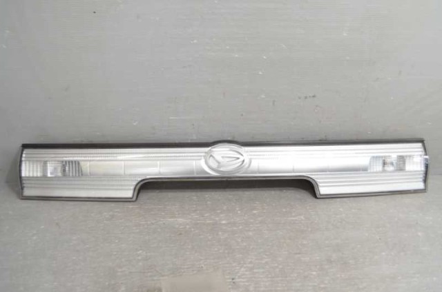 【中古】中古部品 タント L375S リアフィニッシャーパネル 【3310580000-260718001415200】|e-cleマート