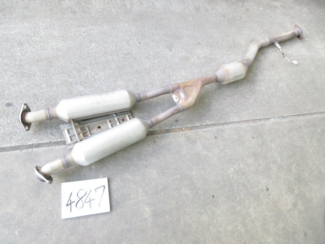 【中古】中古部品 レクサス IS AVE30 フロントエキゾーストパイプ 【3500170000-260718502922200】|e-cleマート