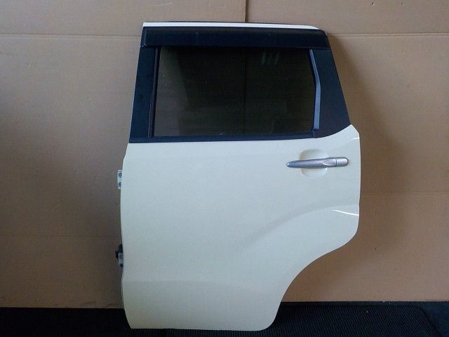 【中古】中古部品 ステラ LA150F 左ﾘｱﾄﾞｱ 【3260200000-260715000313400】｜e-cleマート