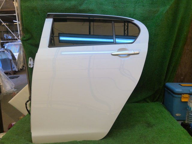 【中古】中古部品 ミライース LA300S 左ﾘｱﾄﾞｱ 【3260240000-260716000313400】｜e-cleマート
