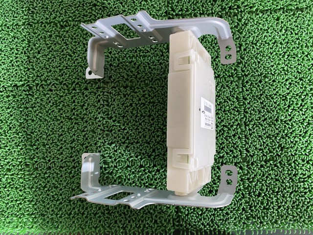 【中古】中古部品 セレナ HFC26 A/Cｺﾝﾋﾟｭｰﾀｰ 【3310190100-000266004163900】｜e-cleマート