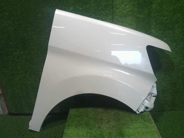 【中古】中古部品 タント LA610S 右ﾌﾛﾝﾄﾌｪﾝﾀﾞｰ 【3330900100-000026035810600】｜e-cleマート 10,419円