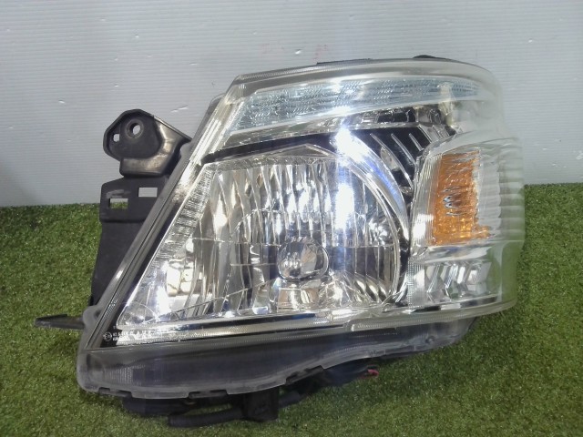 【中古】中古部品 NV350キャラバン VW2E26 左ﾍｯﾄﾞﾗﾝﾌﾟ 【3310090100-202607043110900】｜e-cleマート