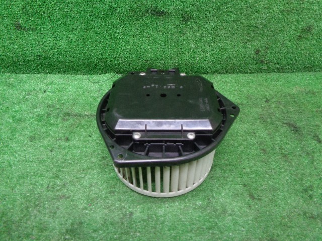 【中古】中古部品 UD日産大型車 CG5ZA ヒーターブロアモーター 【3330160100-000026029667900】|e-cleマート
