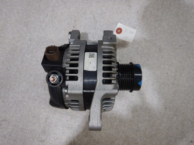 【中古】中古部品 ノア ZRR70G オルタネーター 【3330810100-260721000160200】|e-cleマート