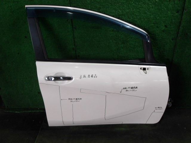 【中古】中古部品 ノート E12 右フロントドア 【3340220100-000227044613100】|e-cleマート