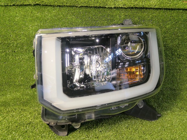 【中古】中古部品 ウェイク LA700S 左ﾍｯﾄﾞﾗﾝﾌﾟ 【3260070000-260722000110900】｜e-cleマート