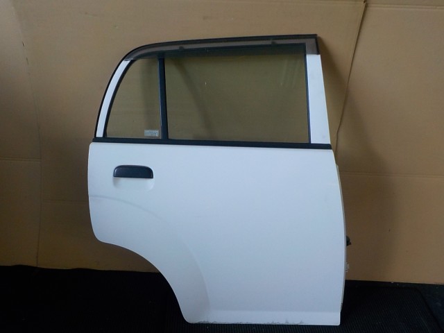 【中古】中古部品 アルト HA24V 右ﾘｱﾄﾞｱ 【3260200000-260717000413300】｜e-cleマート