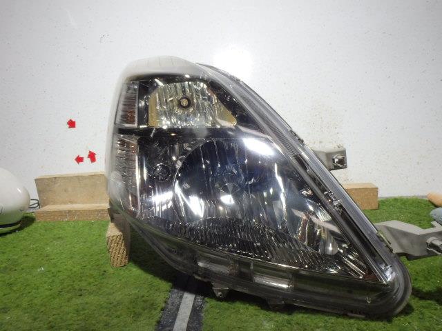 【中古】再生部品 アイシス ZNM10W 右ﾍｯﾄﾞﾗﾝﾌﾟ 【3331010800-001591594510800】