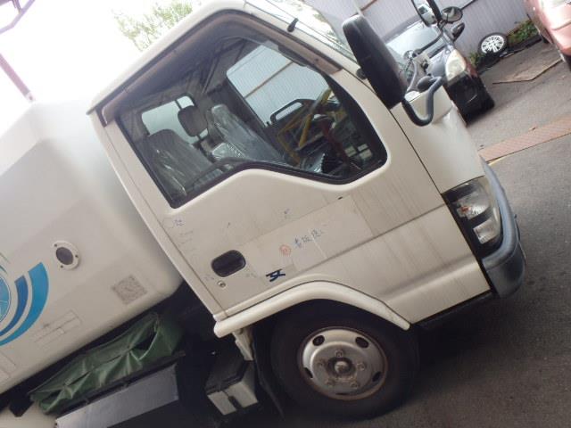 【中古】中古部品 タイタン LKR82N 右ﾌﾛﾝﾄﾄﾞｱ 【3331010800-001626359813100】