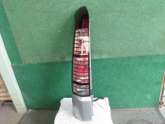 【中古】中古部品 ステップワゴン RF3 左ﾃｰﾙﾗﾝﾌﾟ 【3310420000-001582616315600】