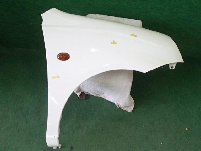 【中古】中古部品 ミニカ H42V 右フロントフェンダー 【3310420000-001185407910600】