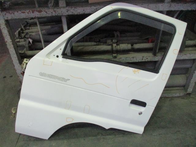 【中古】中古部品 キャリィ DD51T 左ﾌﾛﾝﾄﾄﾞｱ 【3310160100-000213063413200】