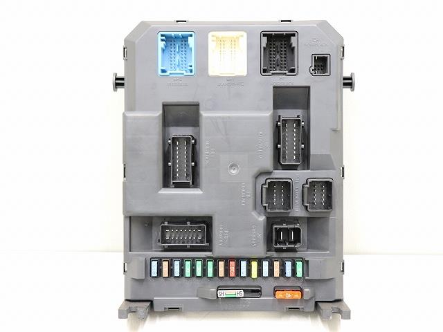 【中古】中古部品 プジョー 207 A7KFUP ﾋｭｰｽﾞﾎﾞｯｸｽ 【3310070100-000183020067801】