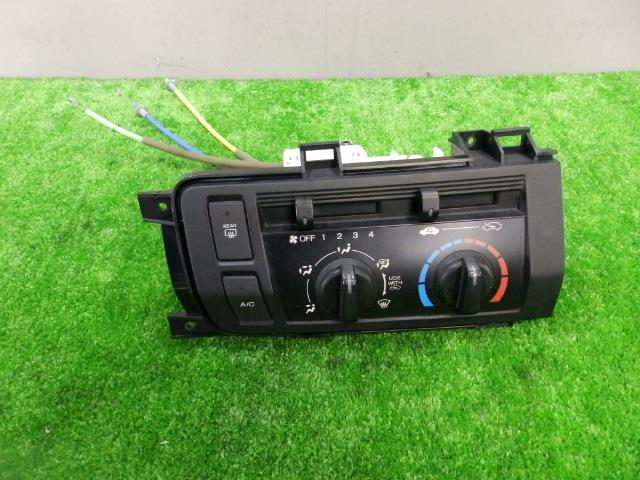 【中古】中古部品 フリード GB3 A/Cｽｲｯﾁﾊﾟﾈﾙ 【3260250000-001695226860900】