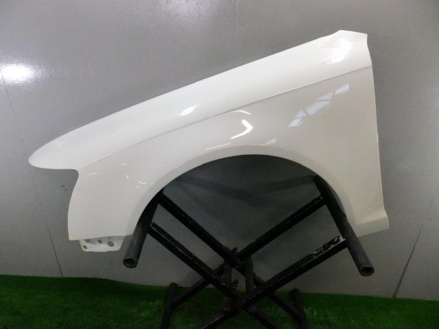 【中古】中古部品 アウディ A6 4FCCES 左ﾌﾛﾝﾄﾌｪﾝﾀﾞｰ 【3260250000-001699563010700】