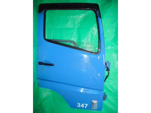 【中古】中古部品 ふそう大型車 FU54VZ 右ﾌﾛﾝﾄﾄﾞｱ 【3310040100-001510827113100】