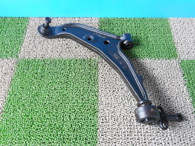 【中古】中古部品 ファミリア BVHNY11 左ﾌﾛﾝﾄﾛｱｱｰﾑ 【3330440100-001443665251740】