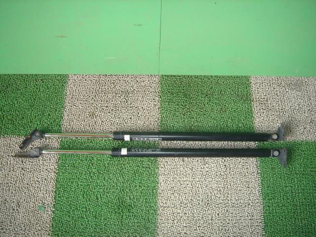 【中古】中古部品 ハイエース KZH106W バックドアダンパー 【3330440100-001124789277250】|e-cleマート