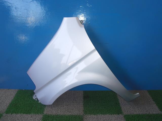 【中古】中古部品 ライフ JB2 左ﾌﾛﾝﾄﾌｪﾝﾀﾞｰ 【3330440100-001385791410700】