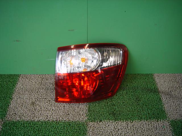 【中古】中古部品 イプサム ACM26W 右ﾃｰﾙﾗﾝﾌﾟ 【3330440100-001099186315500】