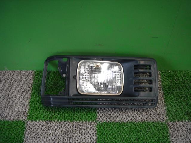 【中古】中古部品 ライトエース CM41V 右ﾍｯﾄﾞﾗﾝﾌﾟ 【3330440100-001110328510800】