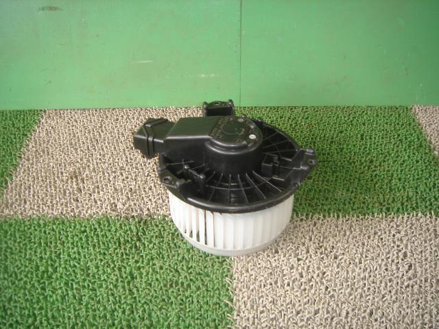 【中古】中古部品 ラクティス NCP105 ﾋｰﾀｰﾌﾞﾛｱﾓｰﾀｰ 【3330440100-001157793067900】