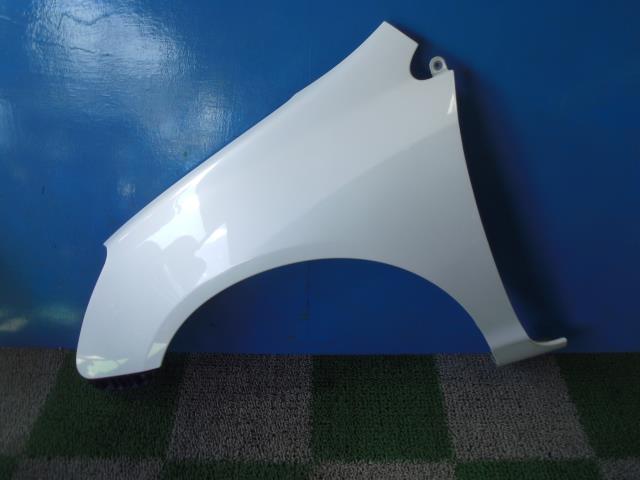 【中古】中古部品 シビック EU3 左ﾌﾛﾝﾄﾌｪﾝﾀﾞｰ 【3330440100-001462051810700】
