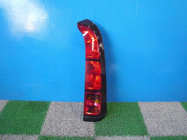 【中古】中古部品 ストリーム RN1 右ﾃｰﾙﾗﾝﾌﾟ 【3330440100-001410334315500】