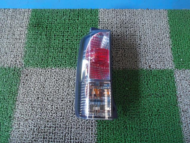 【中古】中古部品 ｅＫスポーツ H81W 左ﾃｰﾙﾗﾝﾌﾟ 【3330440100-001459416615600】