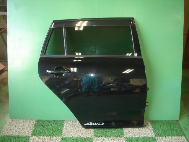 【中古】中古部品 カローラフィールダー NZE144G 右ﾘｱﾄﾞｱ 【3330440100-001201463313300】