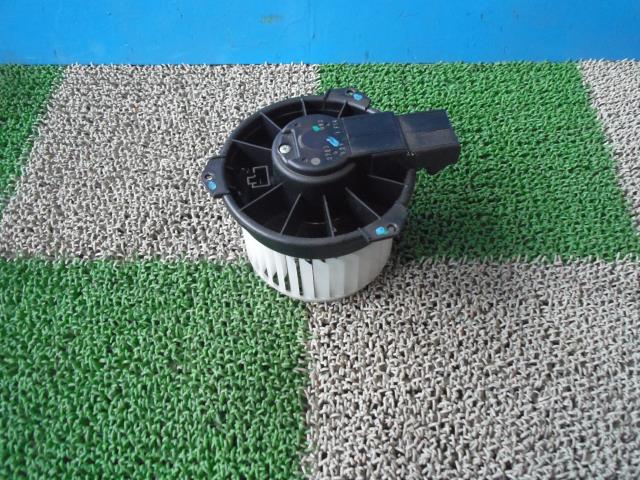 【中古】中古部品 ワゴンＲ MH21S ﾋｰﾀｰﾌﾞﾛｱﾓｰﾀｰ 【3330440100-001470952967900】