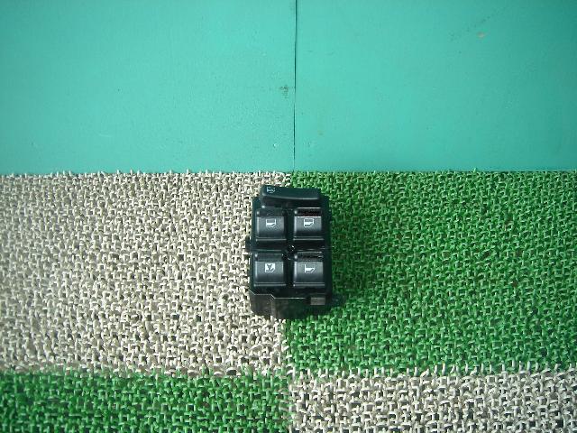 【中古】中古部品 タント L360S ﾊﾟﾜｰｳｲﾝﾄﾞｳｽｲｯﾁ 【3330440100-000937780961900】