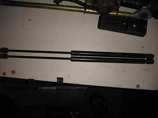 【中古】中古部品 サーブ 900 DB204I ﾌｰﾄﾞﾀﾞﾝﾊﾟｰ 【3330440100-000562964310510】 9,074円