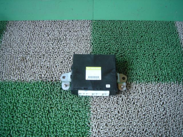 【中古】中古部品 テリオスキッド J111G ｴﾝｼﾞﾝｺﾝﾋﾟｭｰﾀｰ 【3330440100-001172386463100】
