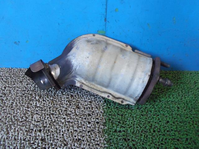 【中古】中古部品 プレオ RA2 触媒 【3330440100-001699380822400】