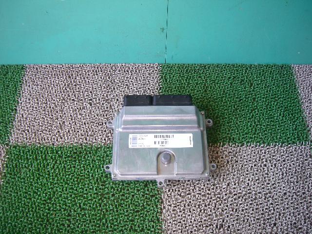 【中古】中古部品 ボルボ 40シリーズ MB5244 エンジンコンピューター 【3330440100-000951600263100】