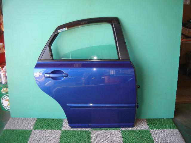 【中古】中古部品 ボルボ 40シリーズ MB5244 右リアドア 【3330440100-000951201313300】|e-cleマート