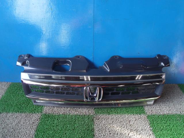 【中古】中古部品 ステップワゴン RF8 ラジエータグリル 【3330440100-001470031710400】