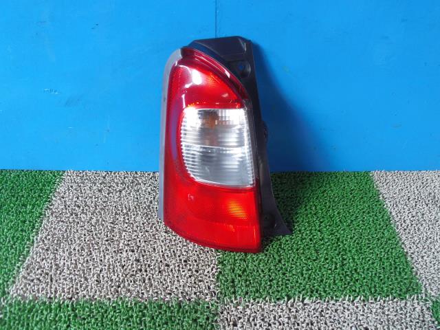 【中古】中古部品 エッセ L245S 左ﾃｰﾙﾗﾝﾌﾟ 【3330440100-001437711515600】