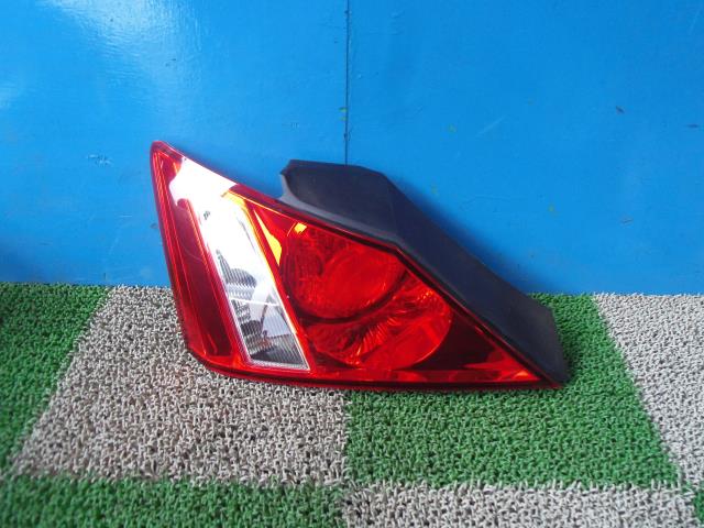 【中古】中古部品 ＷｉＬＬ ＶＳ ZZE129 左ﾃｰﾙﾗﾝﾌﾟ 【3330440100-001409662615600】