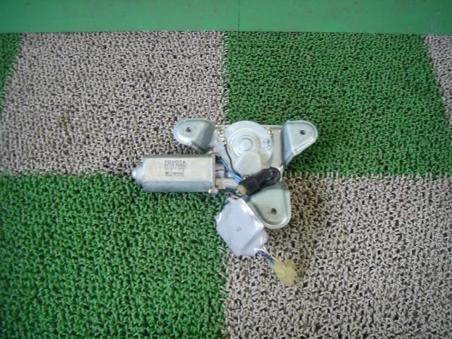 【中古】中古部品 エスティマ TCR21W ﾘｱﾜｲﾊﾟｰﾓｰﾀｰ 【3330440100-001163174061700】
