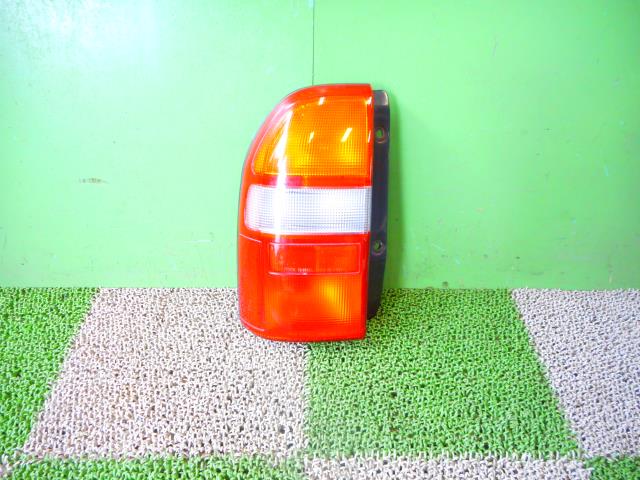 【中古】中古部品 エスクード TL52W 左ﾃｰﾙﾗﾝﾌﾟ 【3330440100-001412763315600】 9,074円