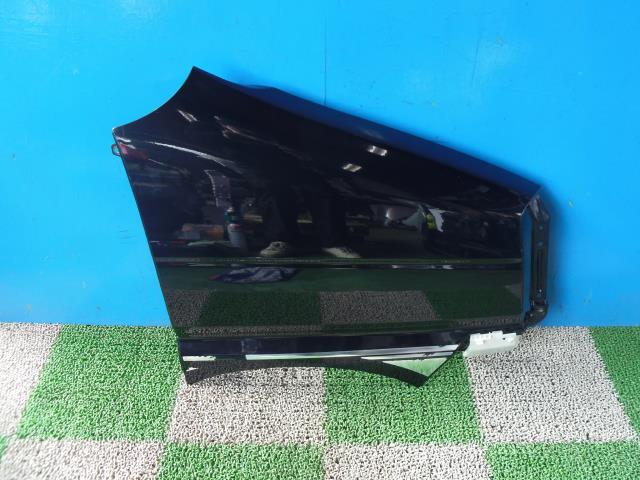 【中古】中古部品 レジアス RCH47W 右ﾌﾛﾝﾄﾌｪﾝﾀﾞｰ 【3330440100-001586724210600】