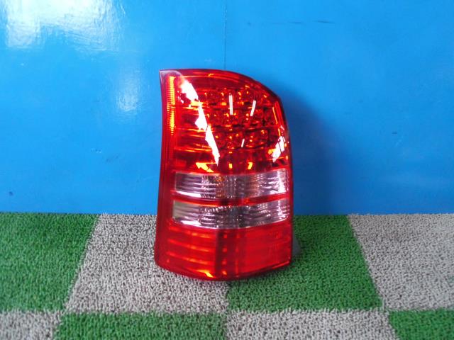 【中古】中古部品 ウィッシュ ANE11W 左ﾃｰﾙﾗﾝﾌﾟ 【3330440100-001415431415600】