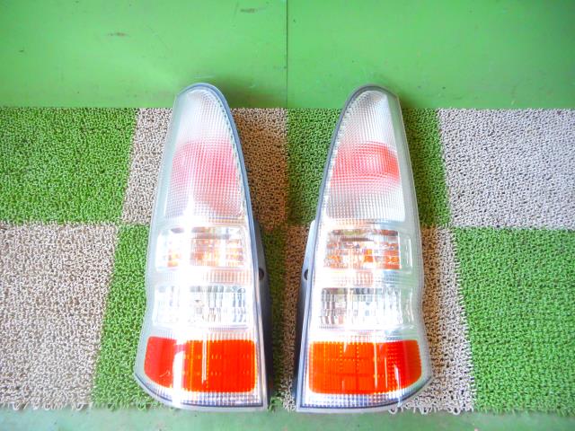 【中古】中古部品 セレナ TC24 右ﾃｰﾙﾗﾝﾌﾟ 【3330440100-001252760615500】