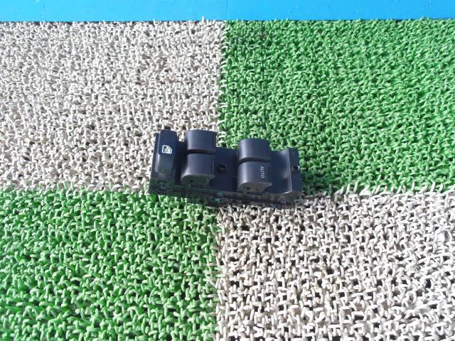 【中古】中古部品 ワゴンＲ MH21S ﾊﾟﾜｰｳｲﾝﾄﾞｳｽｲｯﾁ 【3330440100-001307403061900】