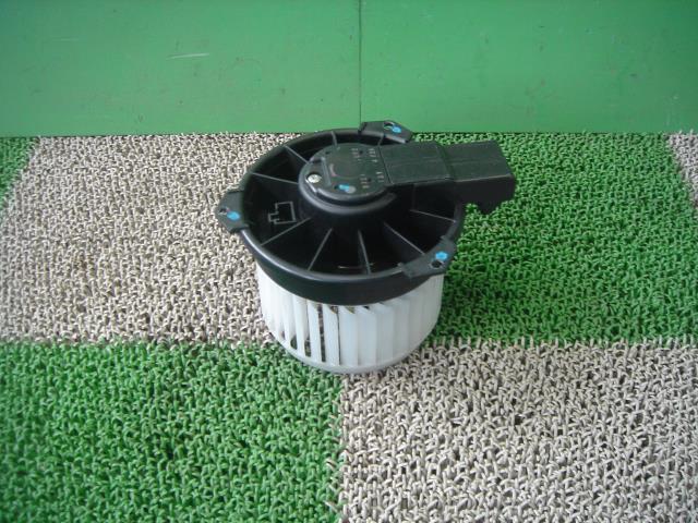 【中古】中古部品 ワゴンＲ MH21S ﾋｰﾀｰﾌﾞﾛｱﾓｰﾀｰ 【3330440100-001181453967900】